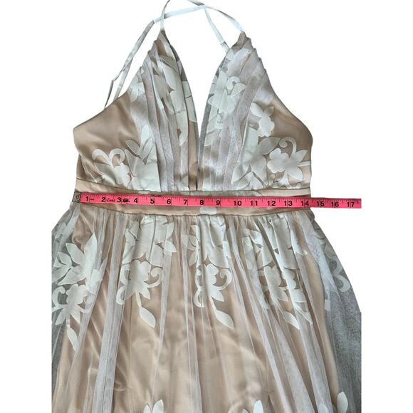 LUXXEL White Lace Sleeveless V Neck Side Slit Maxi Dress Size Medium - Picture 10 of 11